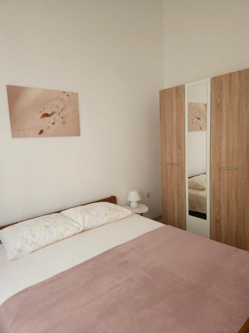 Lorena Apartments In Pula Exterior photo